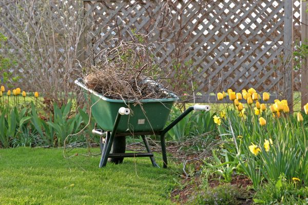 Flower Bed Cleanup Service in Yakima