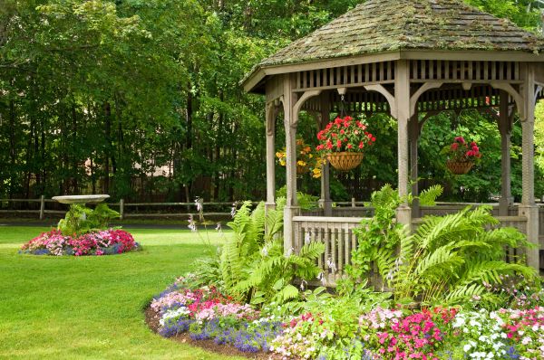 Backyard Landscaping Service in Yakima